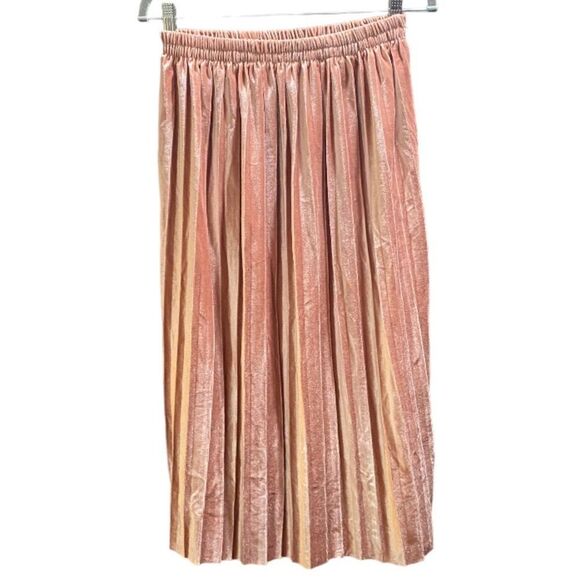 Velvet Rose Blush Pink Pleated Skirt - Picture 4 of 9